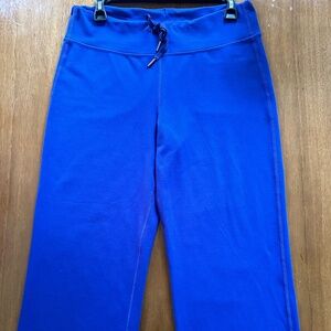 Lululemon Groove Super-High-Rise Crop Pants - Size MEDIUM